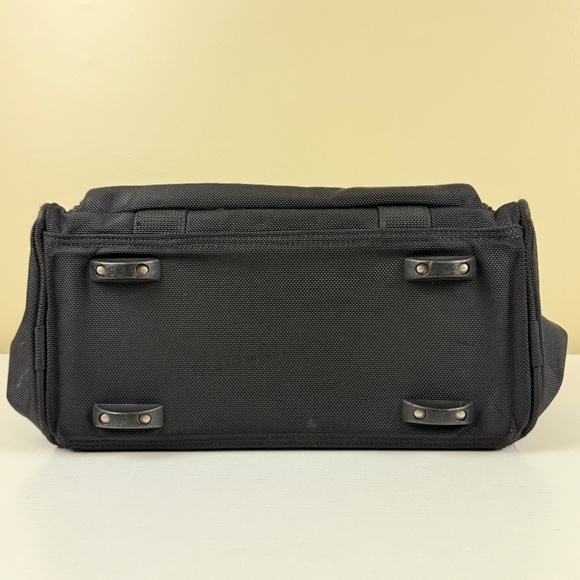 Pathfinder Weekend Bag - Picture 5 of 11